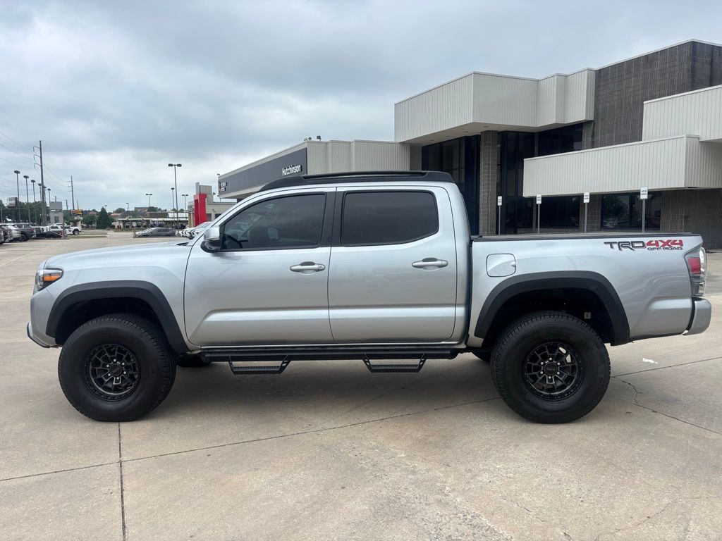 2023 Toyota Tacoma TRD Off-Road photo 3