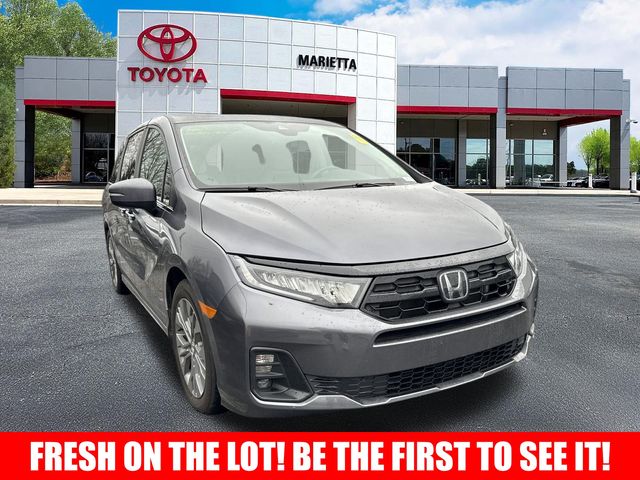 2025 Honda Odyssey Touring's photo