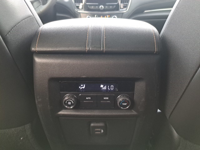 2021 Chevrolet Traverse Leather photo 25