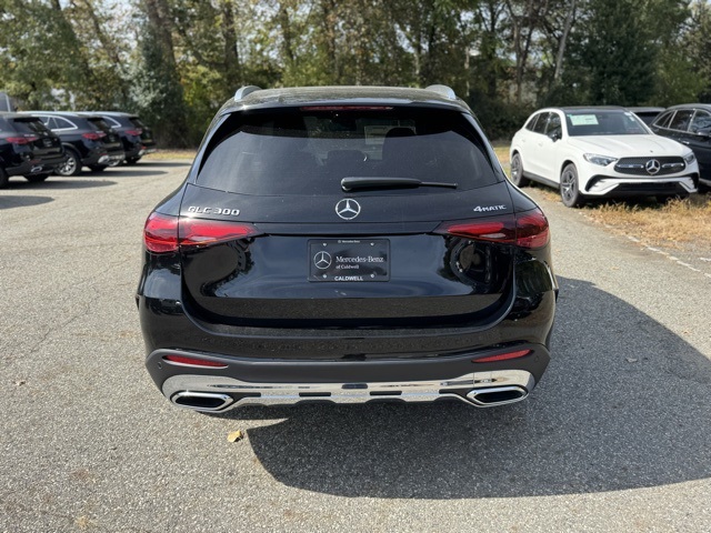 2026 Mercedes Benz GLC 300 4MATIC photo 3