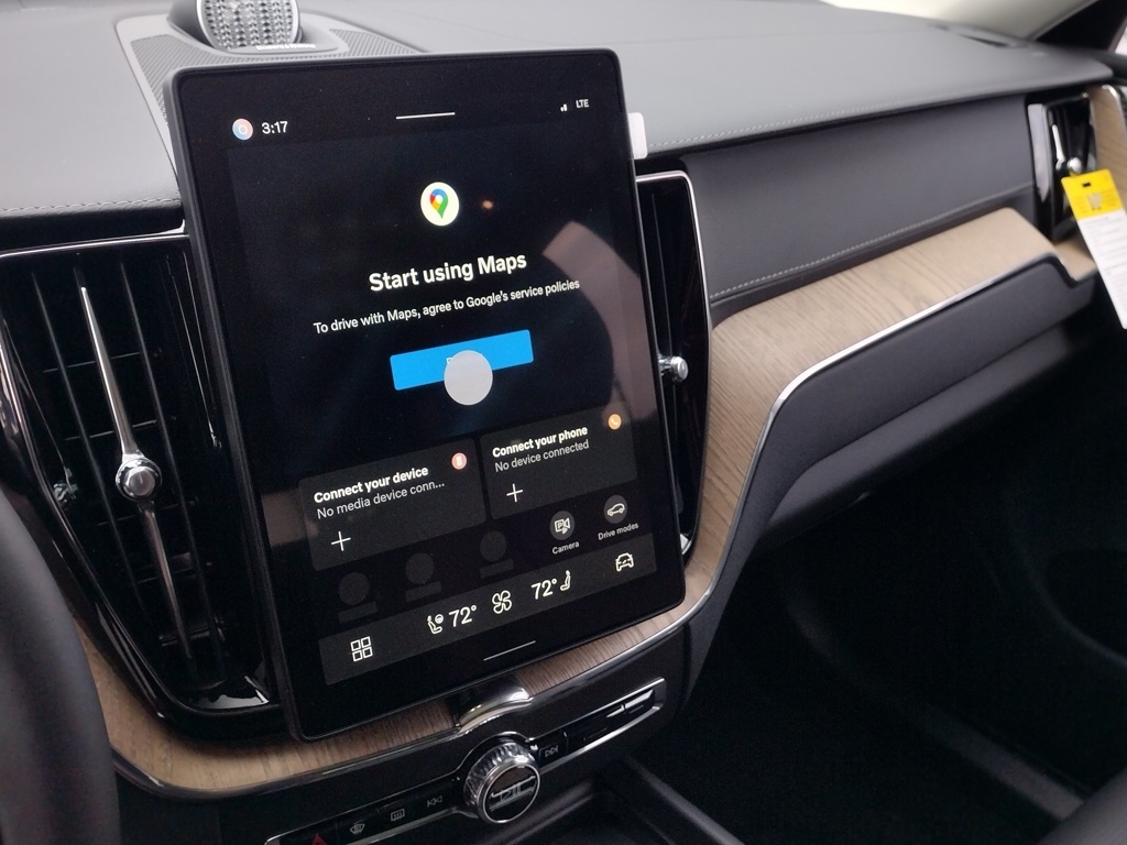 2026 VOLVO XC60 - Image 13