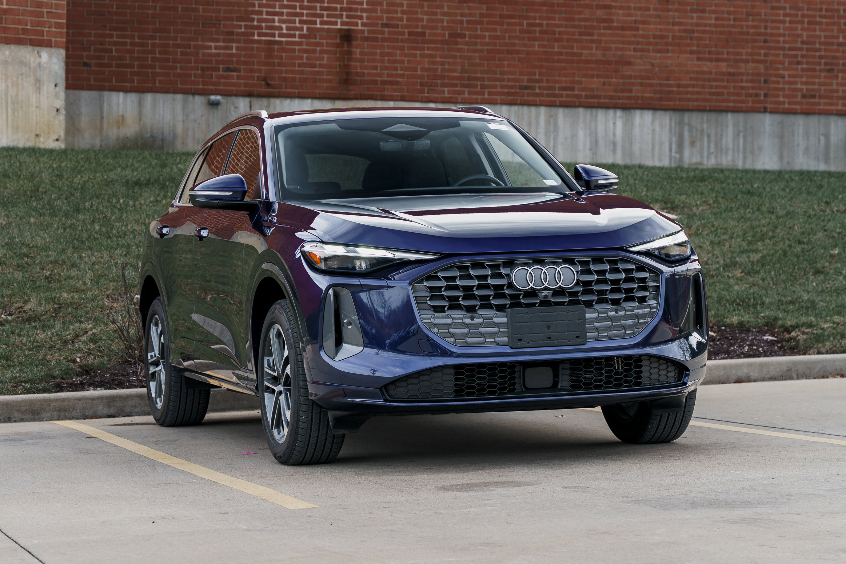 2025 Audi New Q5 Premium's photo