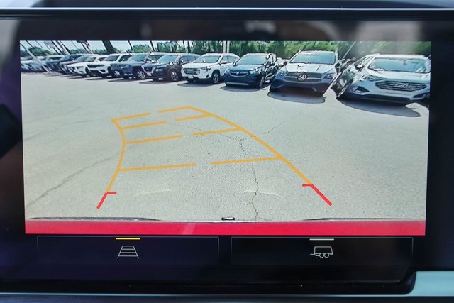Used 2022 Red Chevrolet LT image 32
