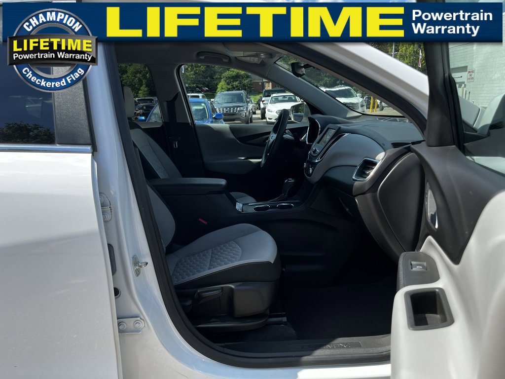 2021 Chevrolet Equinox LT photo 21