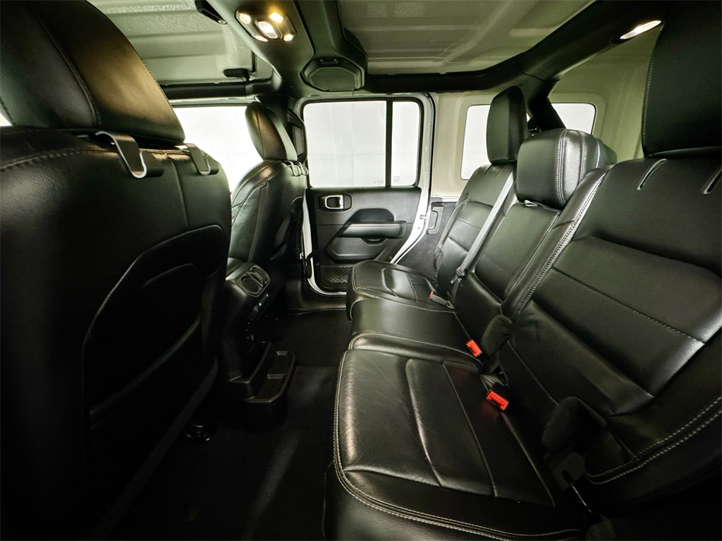 2019 Jeep Wrangler Unlimited Sahara photo 14