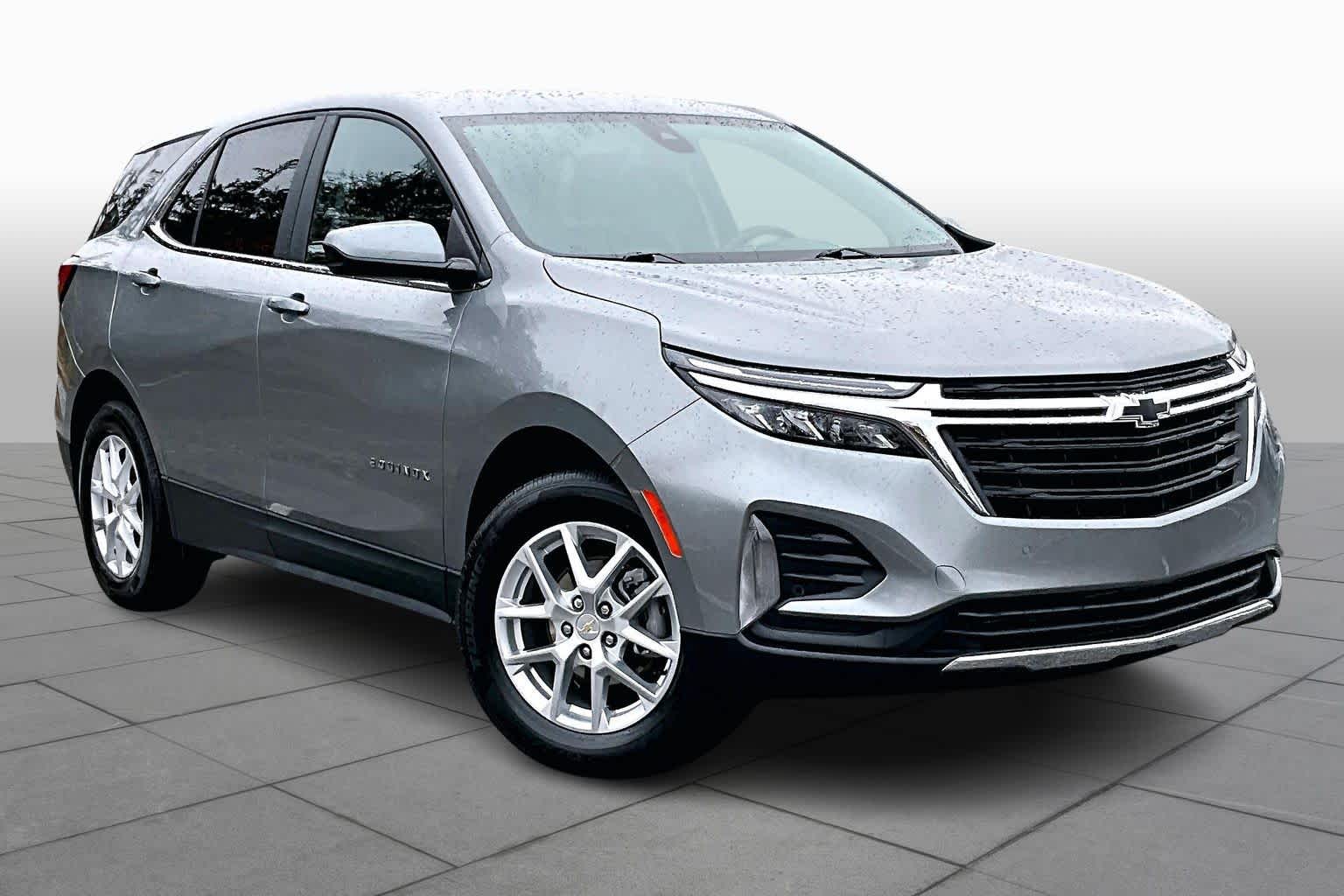 2024 Chevrolet Equinox LT photo 2