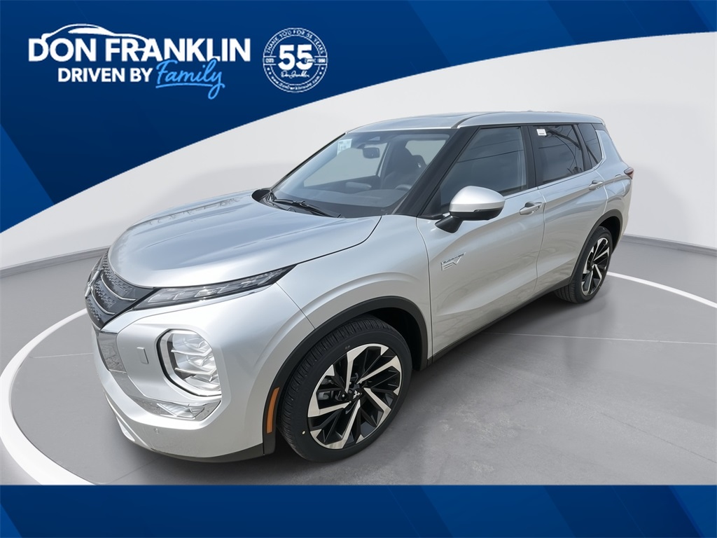 2025 Mitsubishi Outlander Plug-in Hybrid SE's photo