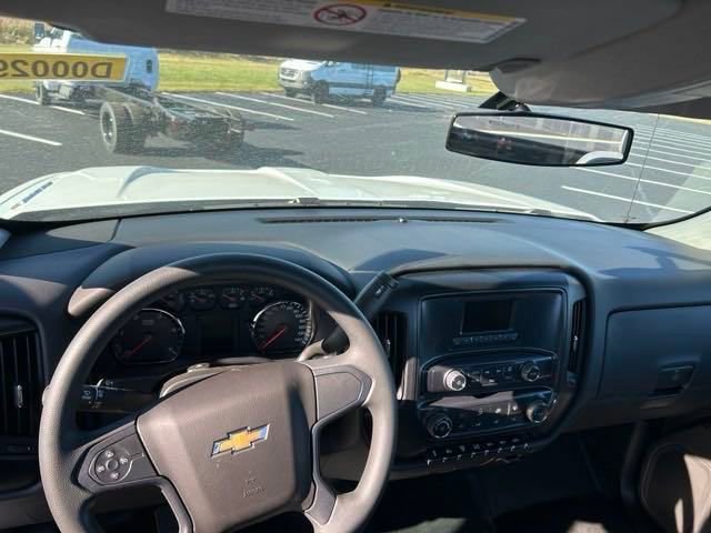 2024 Chevrolet Silverado 5500HD Work Truck photo 4