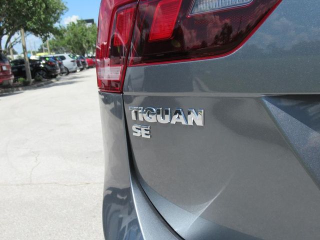 2021 Volkswagen Tiguan SE R-Line Black photo 8