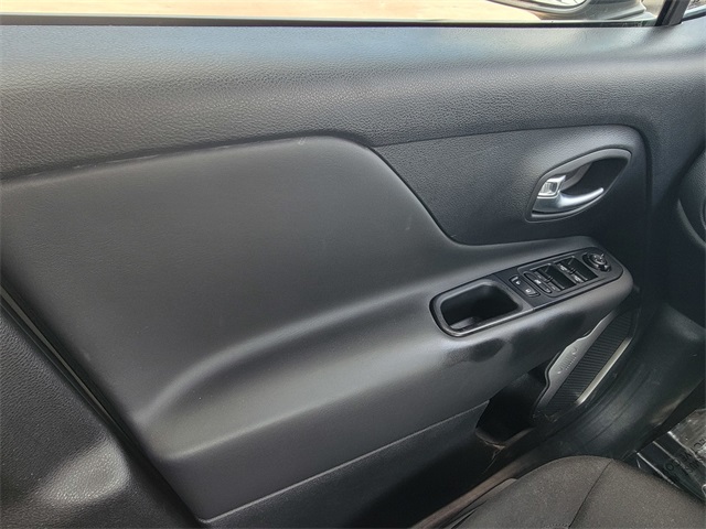 2022 Jeep Renegade Latitude photo 31