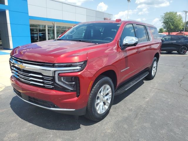 2025 Chevrolet Suburban Premier photo 2