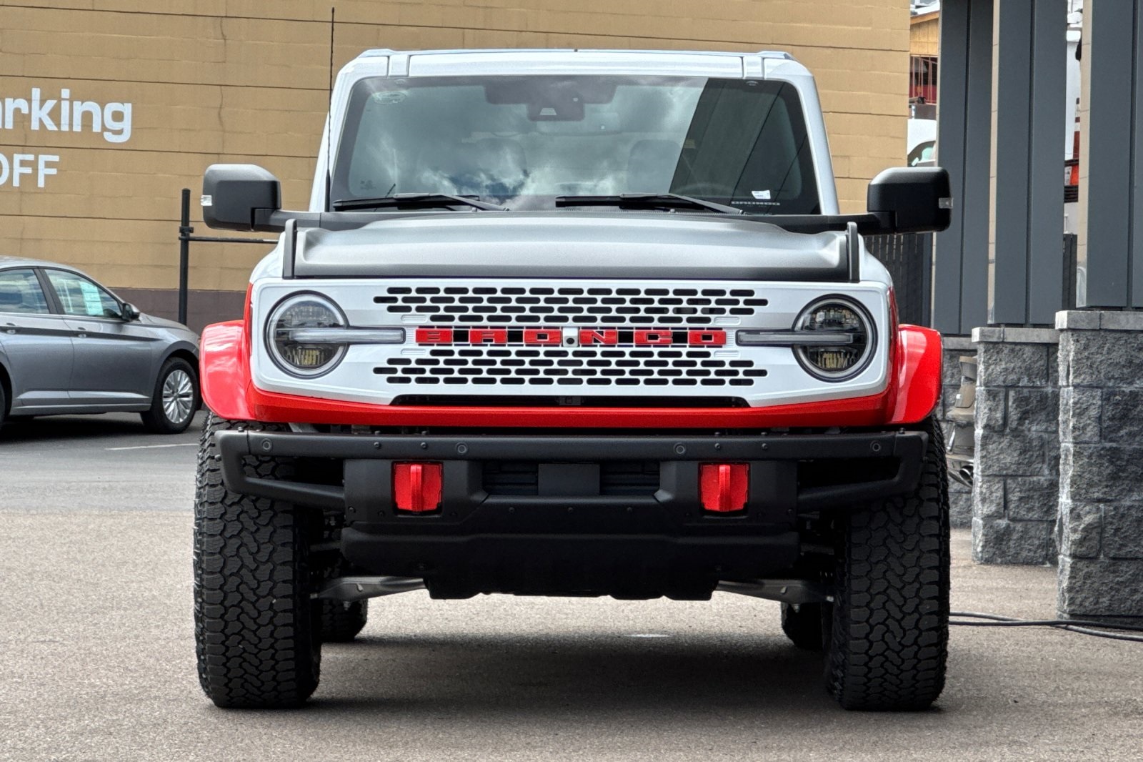 2025 Ford Bronco First Edition photo 8