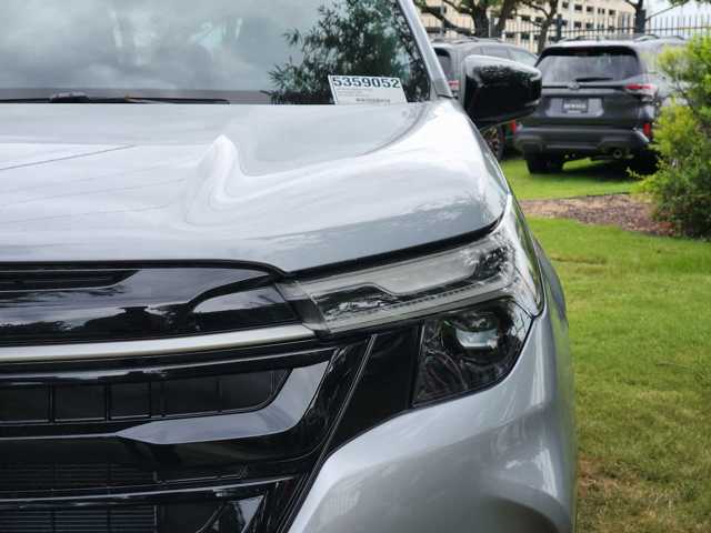 2025 Subaru Forester Touring photo 4