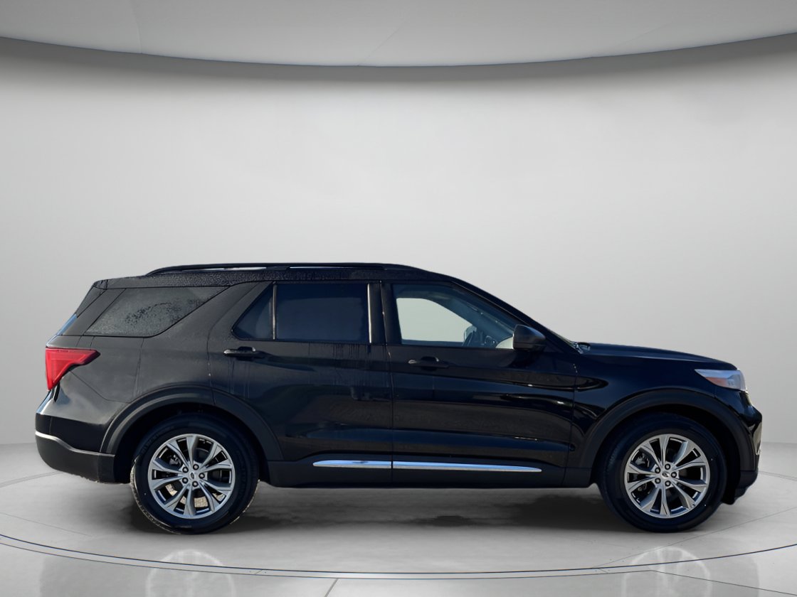 2022 Ford Explorer XLT photo 2