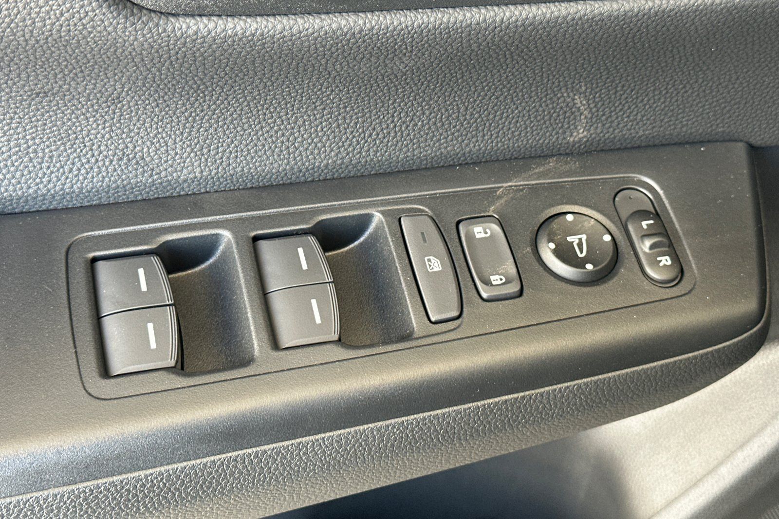 2026 Honda CR-V Hybrid Sport-L photo 10
