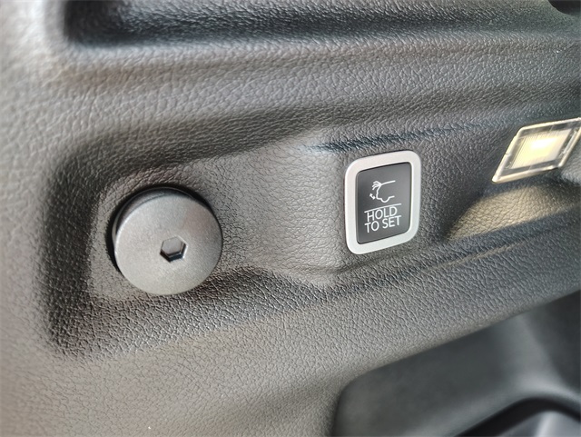 2025 Jeep Grand Cherokee Laredo photo 34