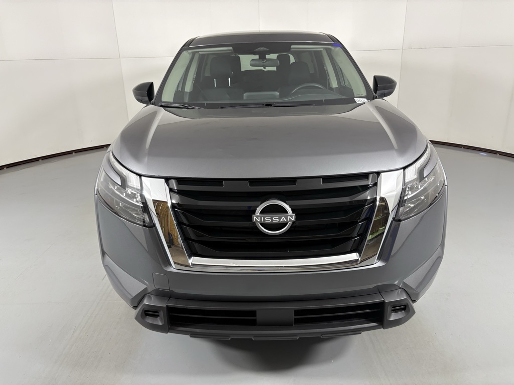 2025 Nissan Pathfinder S photo 3