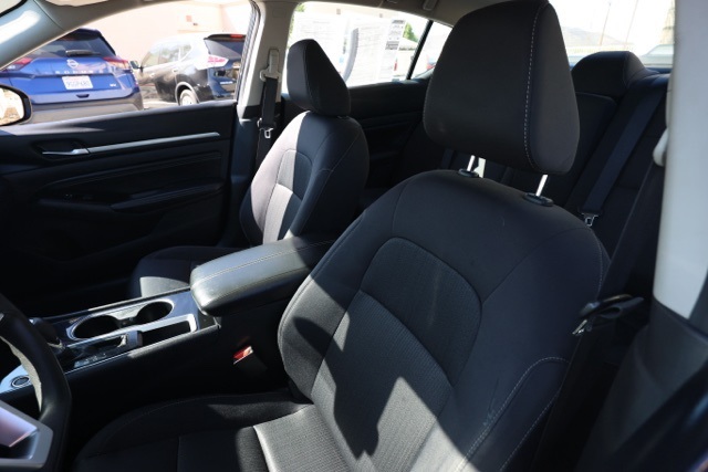 2021 Nissan Altima 2.5 SV photo 14