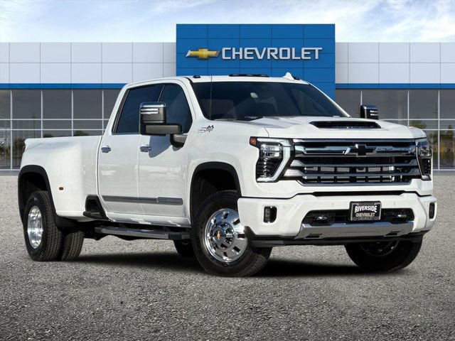 2026 Chevrolet Silverado 3500HD High Country photo 2