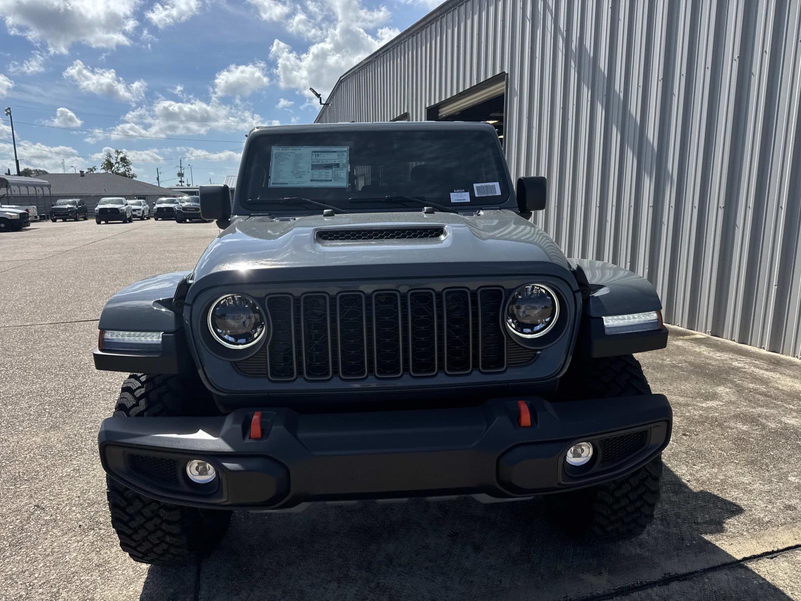 2025 Jeep Gladiator Mojave photo 2