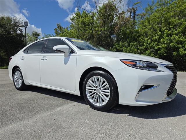 2016 Lexus ES