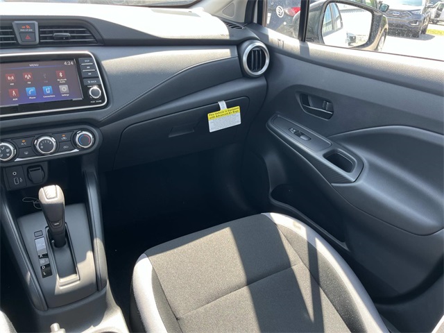 2025 Nissan Versa S photo 12