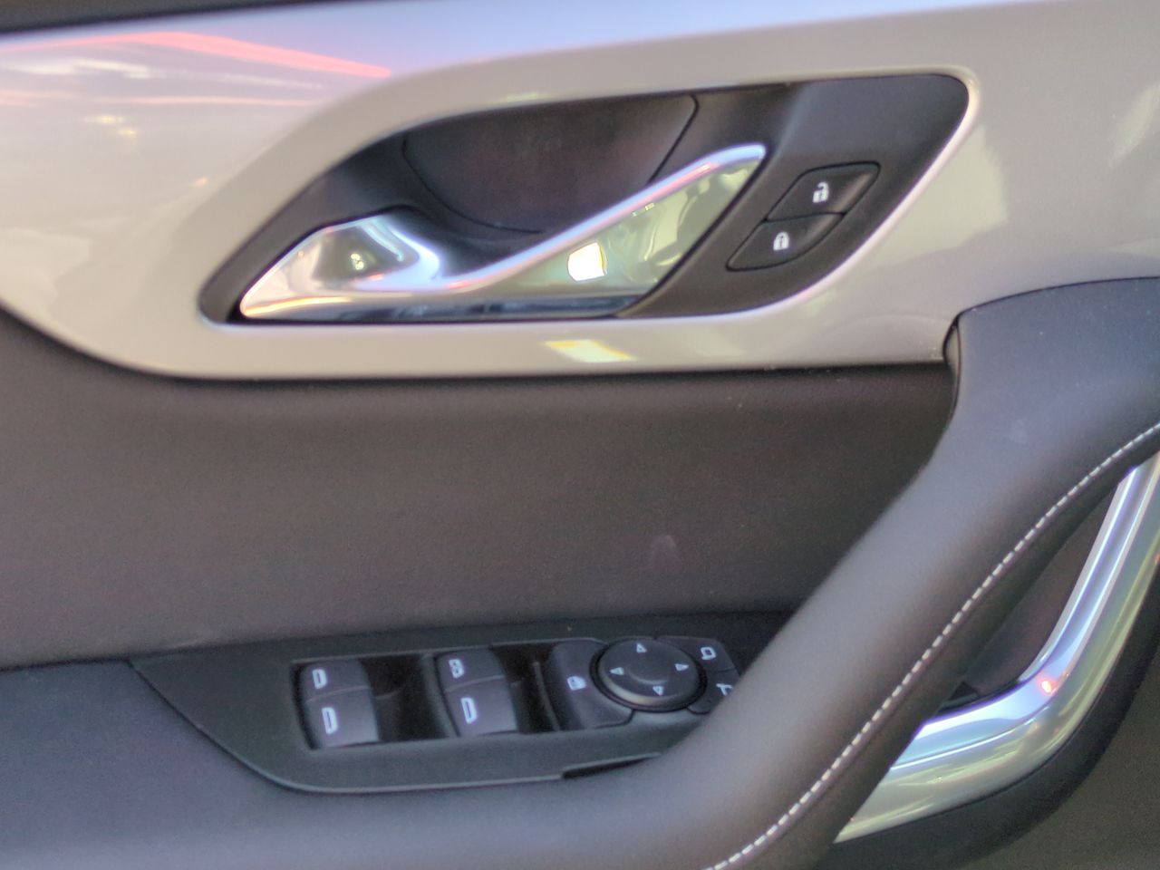 2025 Chevrolet Blazer 2LT photo 21