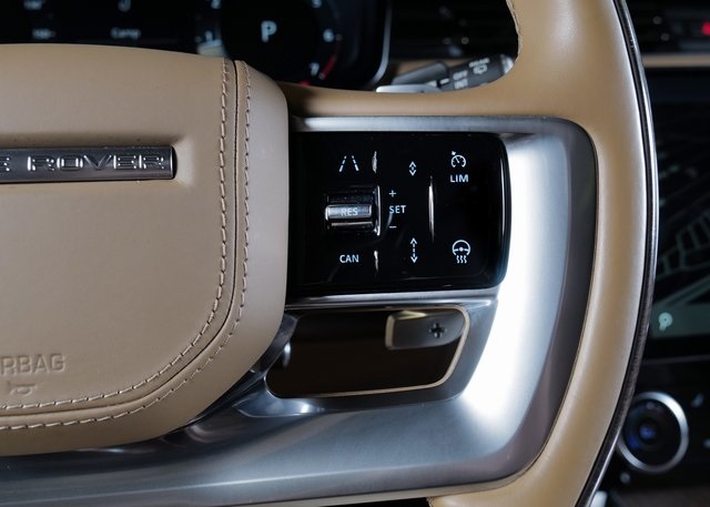 2023 Land Rover Range Rover SE photo 15