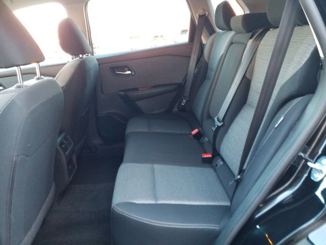 2023 Nissan Rogue SV photo 20