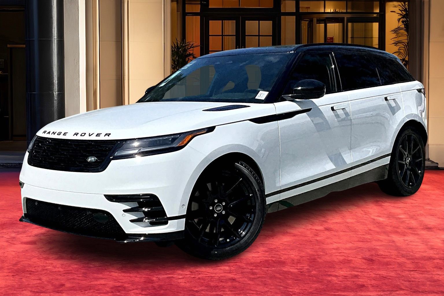 2026 Land Rover Range Rover Velar Dynamic SE's photo