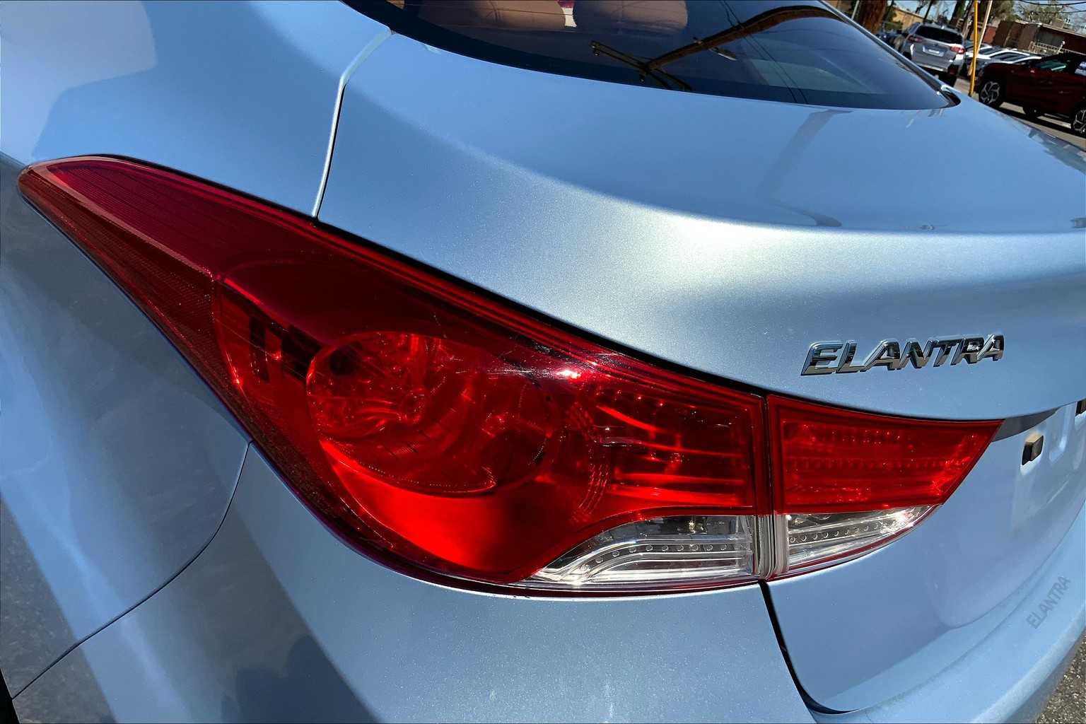 2013 Hyundai Elantra GLS photo 23
