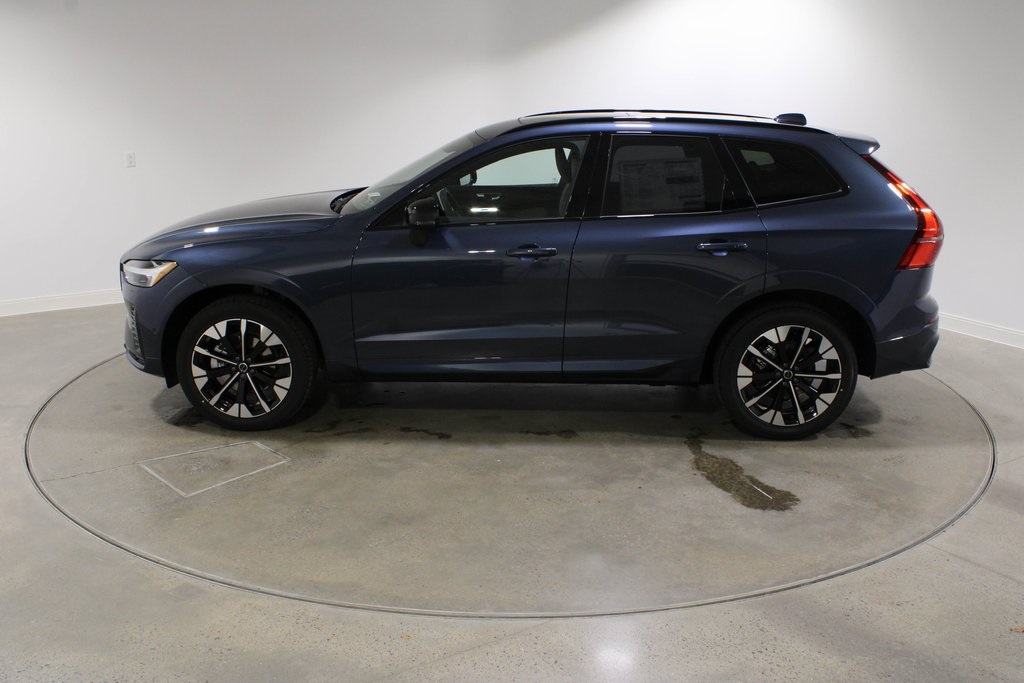 2026 Volvo XC60 B5 Plus photo 2