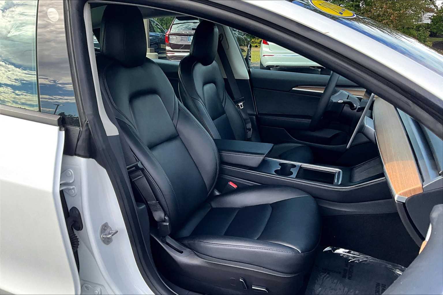 2022 Tesla Model 3 Long Range photo 6