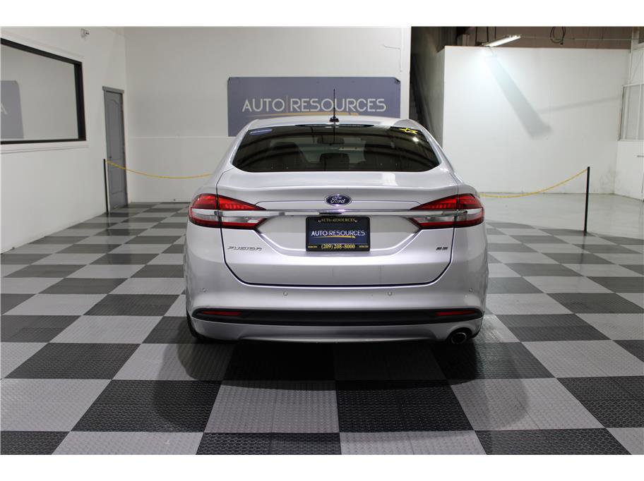 2017 Ford Fusion SE photo 5