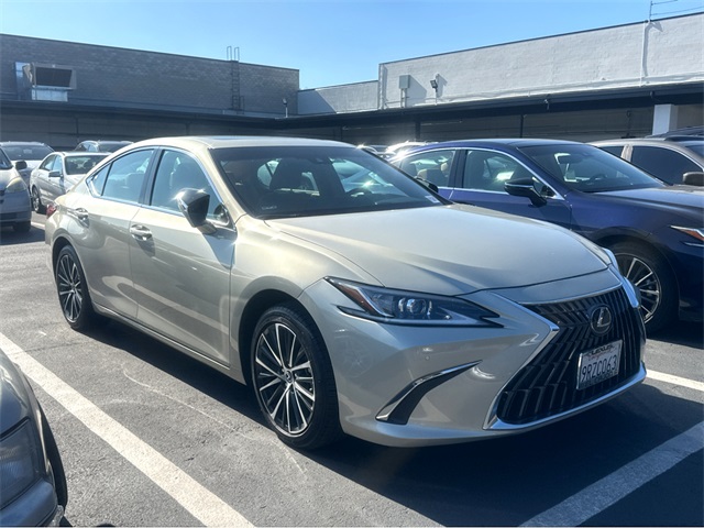2025 Lexus ES 350 photo 2