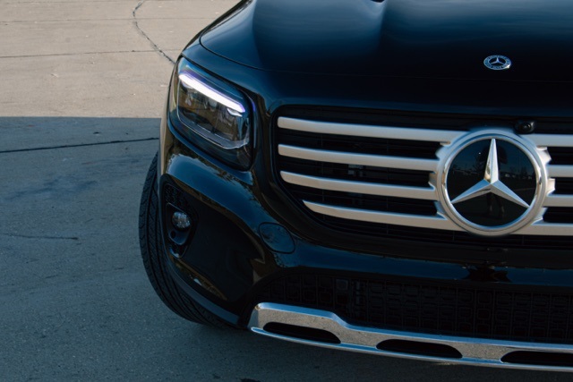 2026 Mercedes Benz GLB 250 photo 2