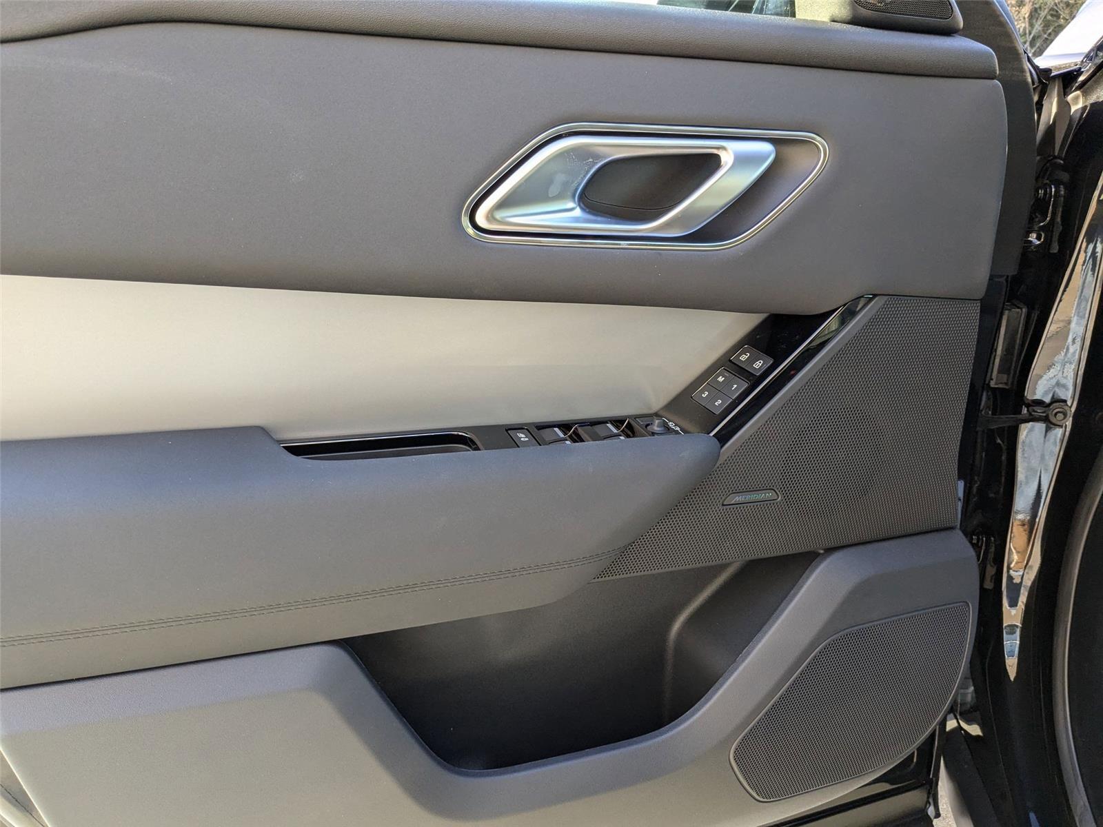 2025 Land Rover Range Rover Velar S photo 10