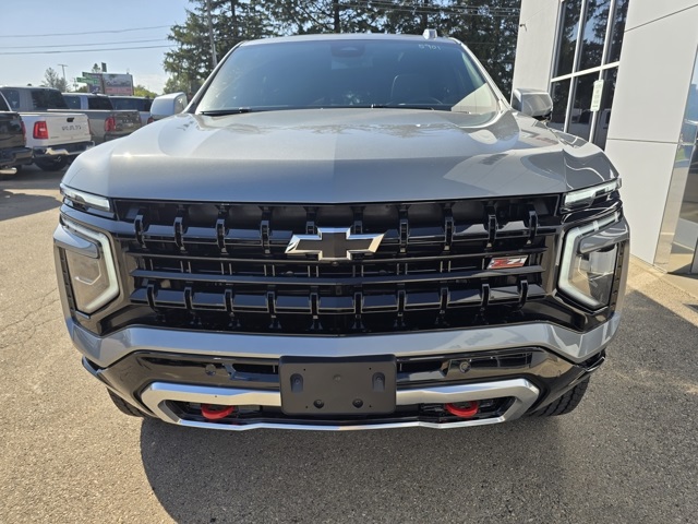 2026 Chevrolet Suburban Z71 photo 3