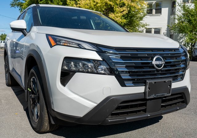 2026 Nissan Rogue SV photo 3