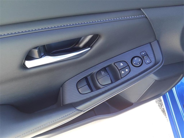 2025 Nissan Sentra SV photo 13