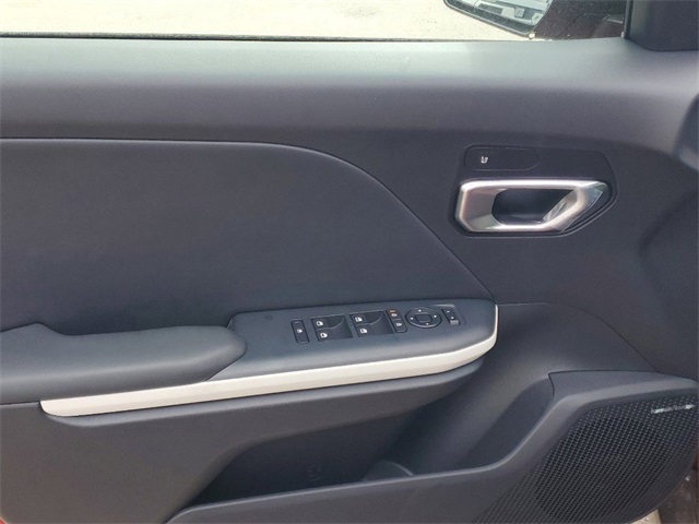 2025 Kia K4 GT-Line Turbo photo 6