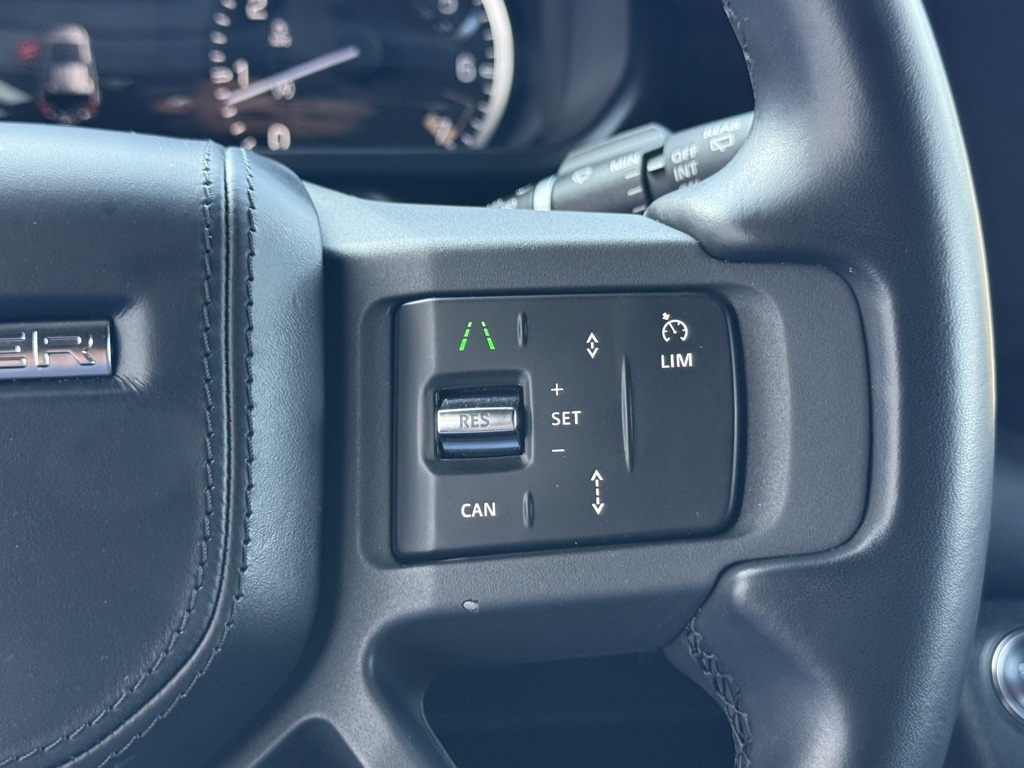 2023 Land Rover Defender 110 photo 17