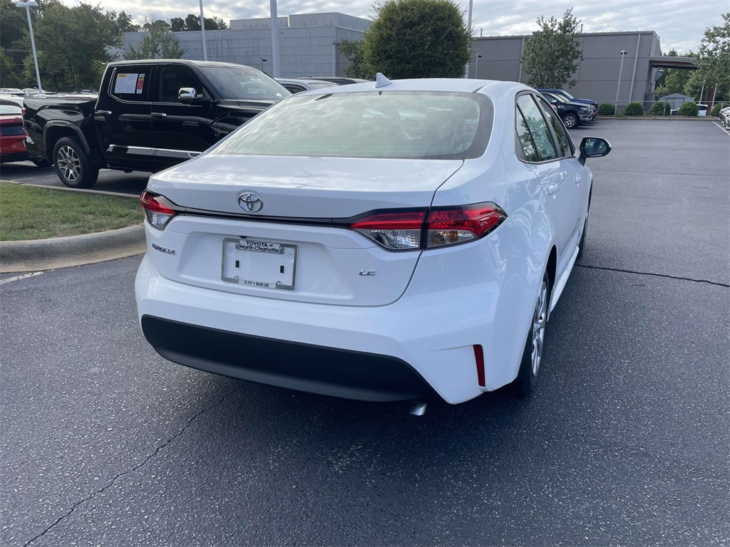 2025 Toyota Corolla LE photo 7