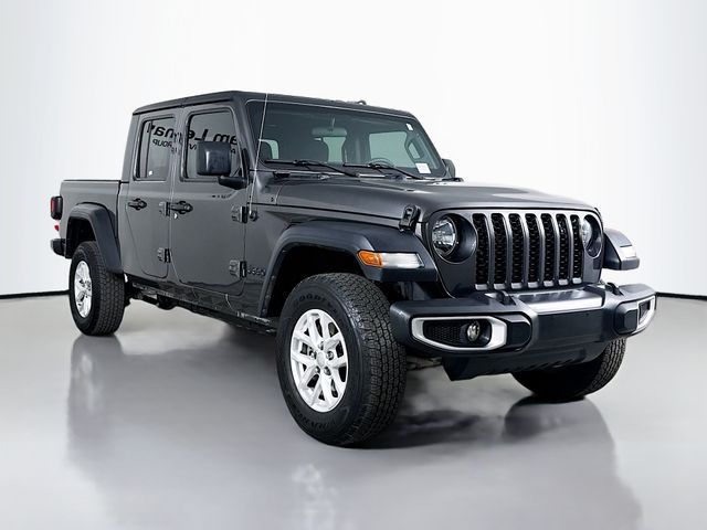 2023 Jeep Gladiator Sport S's photo