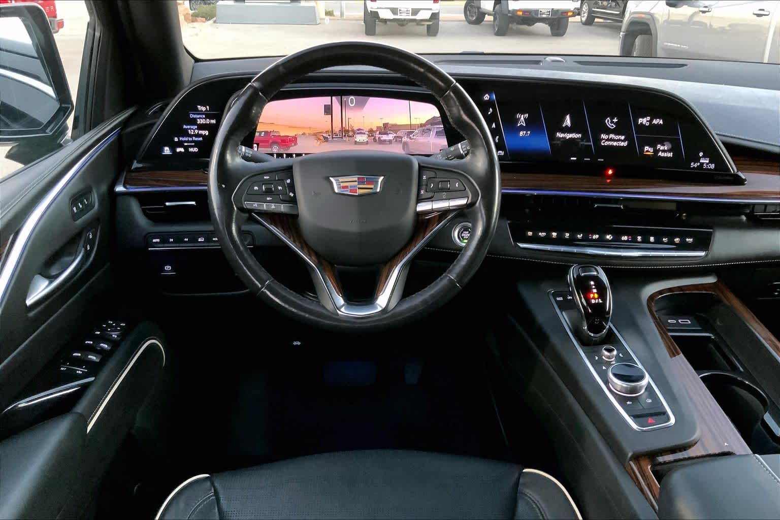 2022 Cadillac Escalade ESV Premium Luxury photo 2