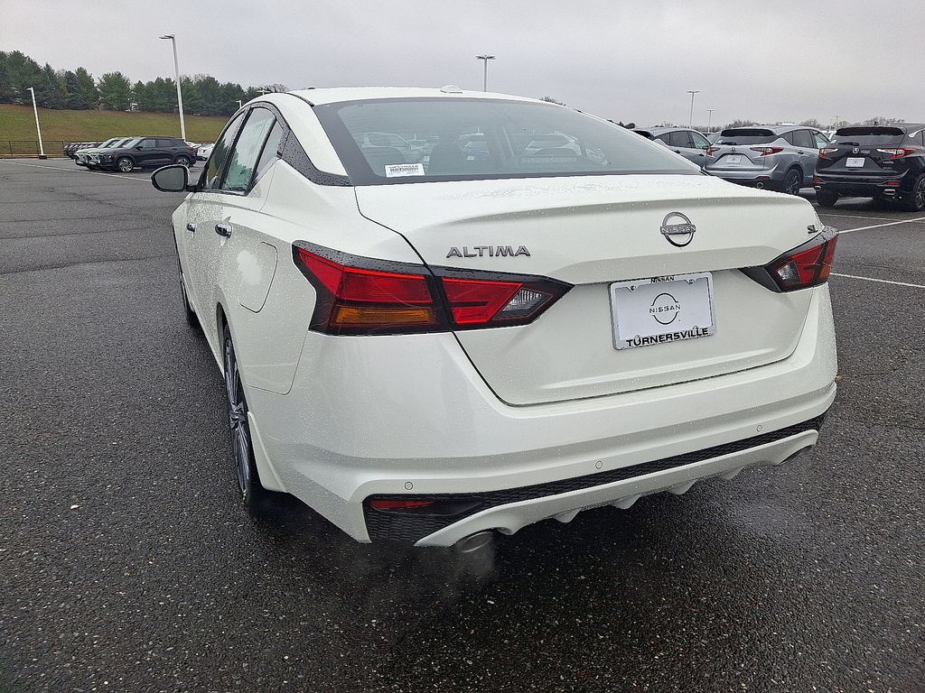 2025 Nissan Altima 2.5 SL photo 3