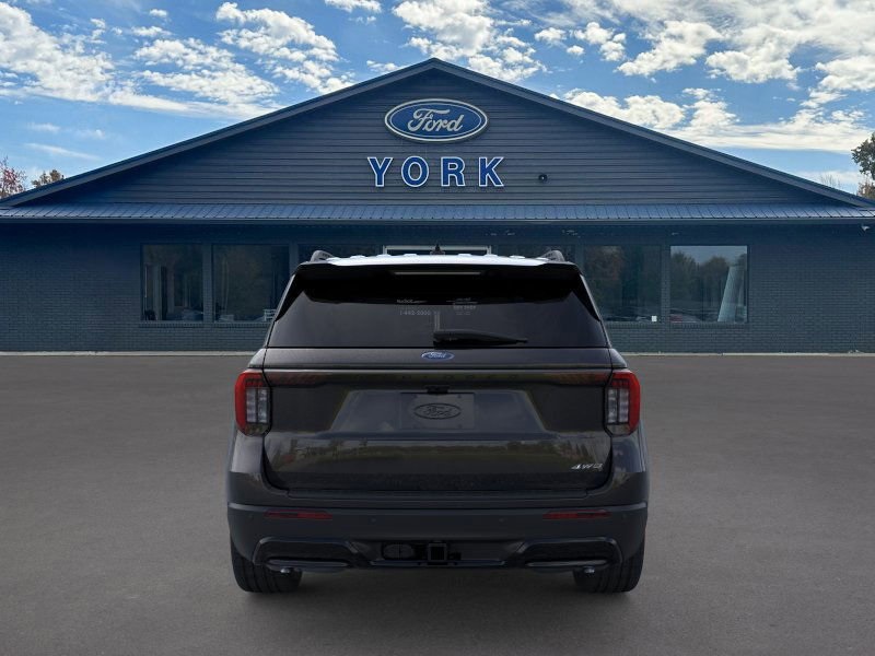 2025 Ford Explorer ST-Line photo 3