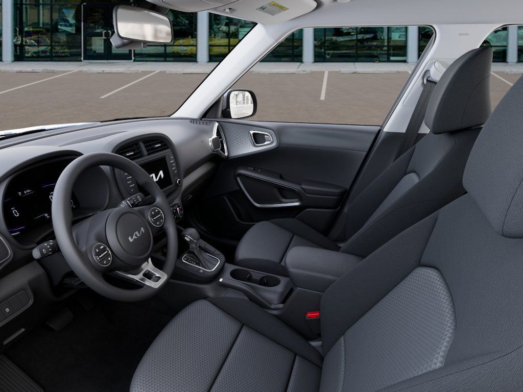 2025 Kia Soul LX photo 13