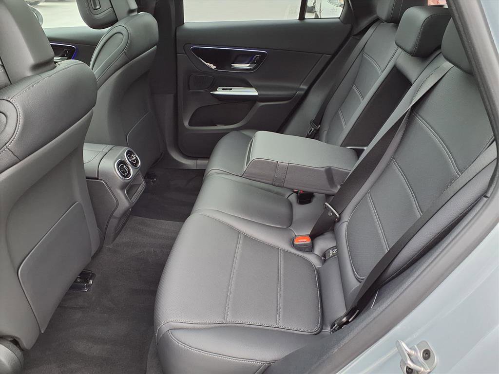 2026 Mercedes Benz GLC 300 photo 4