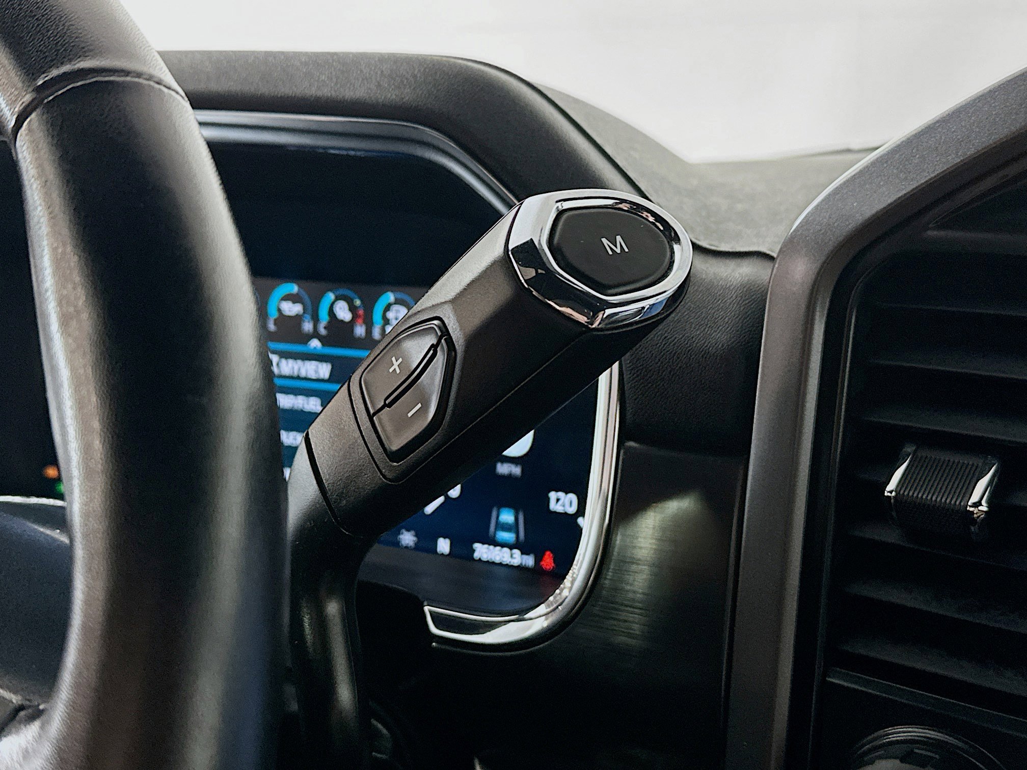 2022 Ford F-150 Lariat photo 16